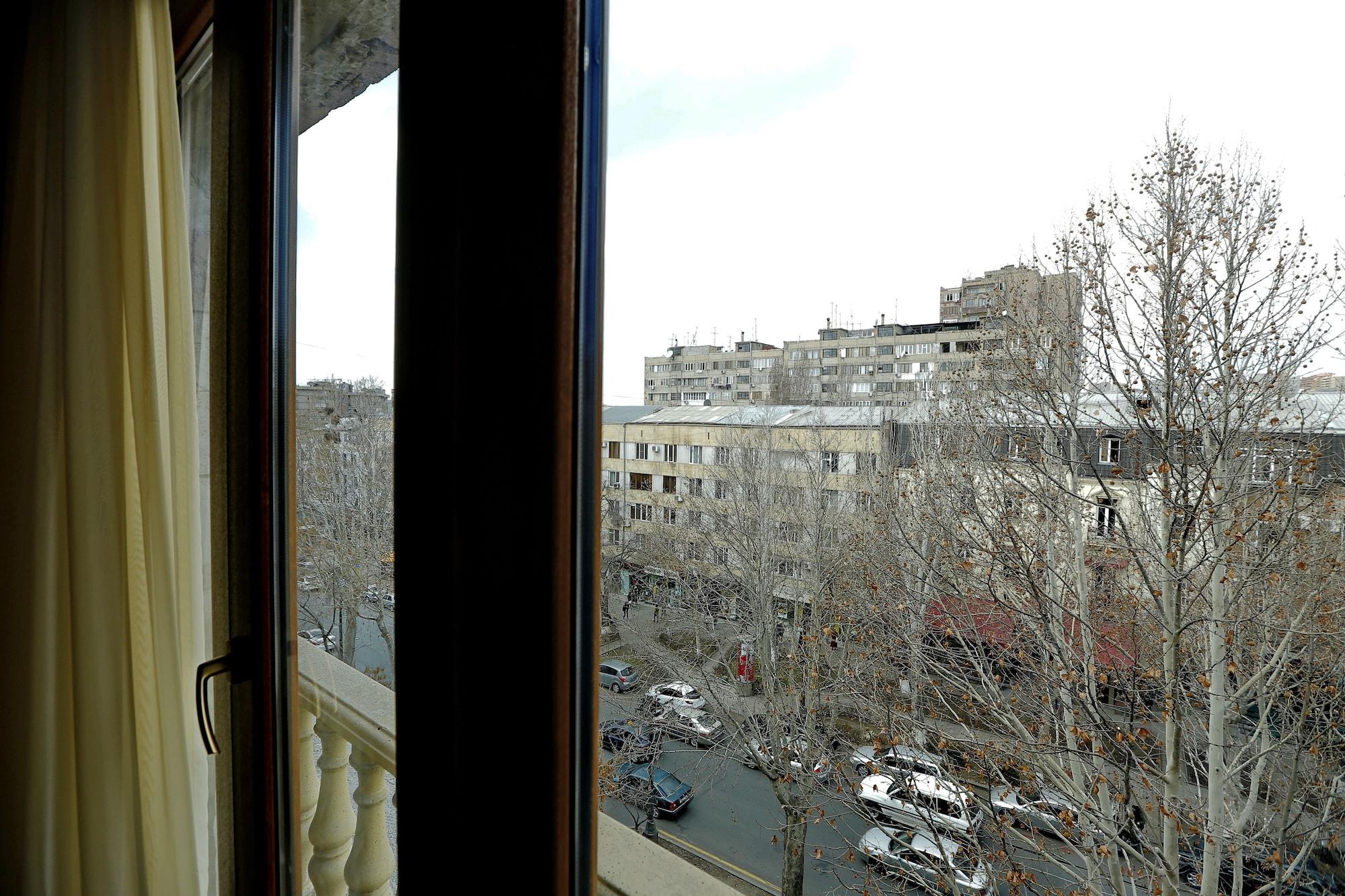 My Hotel Erevan Esterno foto